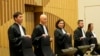 Seanca gjyqësore mbi fluturimin MH17 të Malaysia Airlines në gjykatën e sigurisë së lartë në aeroportin Shiphol, afër Amsterdamit, më 17 nëntor.