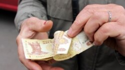 Inflația în 2022: facturi mari, consum redus și scoaterea valutei de „sub saltea”