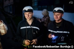 Ministrul Sebastian Burduja (stânga) în Mina Livezeni, pe 15 octombrie 2023.