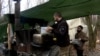Kuzhinieri i njohur gatuan për trupat teksa lufton me minjtë në llogoret e Ukrainës