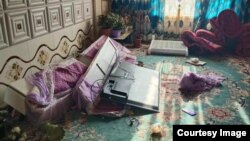 Шинжаңдын Ак-Чий ооданындагы жер титирөөдө жабыркаган үй, 23-январь, 2024-жыл

