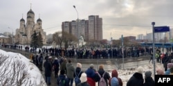 Rândul de oameni care au venit să-și ia rămas bun de la opozantul rus s-a întins pe mai mult de un kilometru.