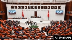 287 de parlamentari turci au votat pentru aderarea Suediei la NATO, marți, la Ankara. 