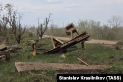 Același indicator ca și în fotografia anterioară, realizată de un fotograf rus după capturarea poziției, în mai 2022.