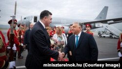 Orbán, aici sosind la Tbilisi în urmă cu un an, este unul din prietenii declarați ai conducerii pro-ruse a Georgiei.