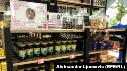Produkte turke në dyqanin turk në Podgoricë, 15 gusht 2023.