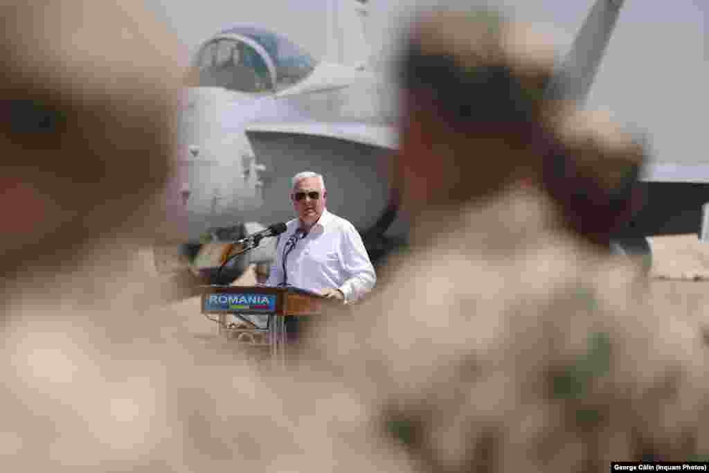 Ministrul român al Apărării, Angel Tîlvăr, la ceremoniile de la&nbsp;Baza 57 aeriană &bdquo;Mihai Kogălniceanu&rdquo; din județul Constanța, 11 iunie 2024. &bdquo;Prezența militarilor finlandezi în România este dovada faptului că legăturile dintre aliați, în ceea ce privește eforturile de consolidare a flancului estic, nu au fost niciodată mai puternice&rdquo;, a spus ministrul.