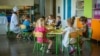 Meniul pentru catering în grădinițe, la fel ca și cel din instituții va fi elaborat de angajații acestora - specialiști în nutriție și/sau lucrători medicali, împreună cu ANSP.