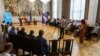 Imagine de la ceremonia de semnare a „Pactului pentru Europa” de către academicieni și deputați ai primului Parlament al Republicii Moldova, eveniment care a avut loc la Palatul Republicii pe 5 iunie.