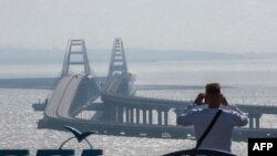 Поглед кон мостот на Крим (илустрација)