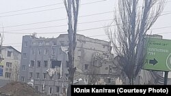 Оштетена згрда во градот Херсон.