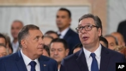 Претседателот на Србија, Александар Вучиќ (десно) и претседателот на ентитетот на БиХ, Република Српска, Милорад Додик.