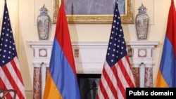 U.S. and Armenian national flags (file photo)