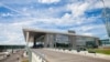 Această fotografie din iunie 2012 arată clădirea terminalului Aeroportului Internațional Serghei Prokofiev din Donețk, la scurt timp după inaugurarea sa în luna mai a acelui an.