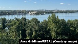 Dunărea și orașul Giurgiu din România, în luna august a anului curent.