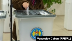 Cetățenii moldoveni cu domiciliul în regiunea transnistreană vor putea vota la 30 de secții de votare de pe malul drept al Nistrului.