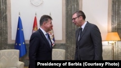 Presidenti i Serbisë, Aleksandar Vuçiq, gjatë një takimi në Beograd me të dërguarin e posaçëm për dialogun Kosovë-Serbi, Mirosllav Lajçak. Fotografi nga arkivi.