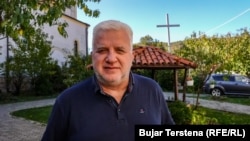 Don Mate, famullitar i Kishës Katolike.