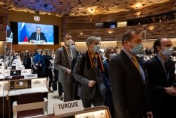 Ambasadori și diplomați boicotând discursul lui Serghei Lavrov la Consiliul ONU pentru drepturile omului, Geneva, 1 martie 2022.