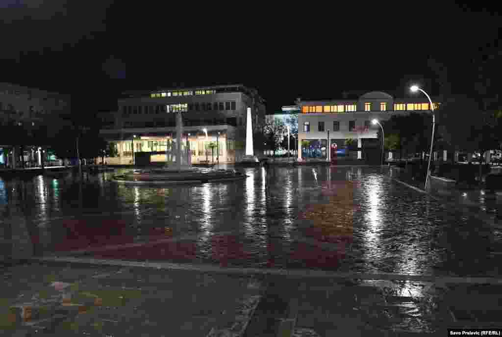 Podgorica pred Novu 2022. godinu i danas, čekajući 2023. godinu. &nbsp;