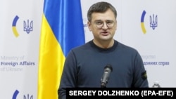 «Інформація в соціальних мережах про те, що хтось уже визначений на посаду посла України в Чехії не відповідає дійcності», – Дмитро Кулеба