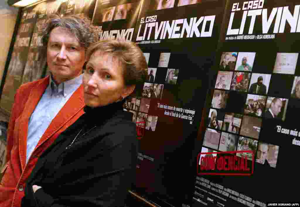 Марина Литвиненко (десно) и рускиот режисер Андреј Некрасов присуствуваат на проекцијата на филмот Бунт: Случајот Литвиненко во Мадрид на 20 декември 2007 година.