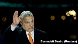 "Ostvarili smo toliko veliku pobedu da se vidi s Meseca, a svakako se vidi i iz Brisela", rekao je mađarski premijer Viktor Orban posle ubedljive izborne pobede njegove stranke Fides 3. aprila 2022.