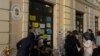 Flashmob a pécsi tankerület irodája előtt 2022. december 22-én