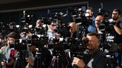 Pena "nën presion": Pushteti duartroket lirinë e shprehjes
