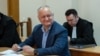 Judecat pentru corupție, Igor Dodon a fost lăsat să plece în România pentru o săptămână 