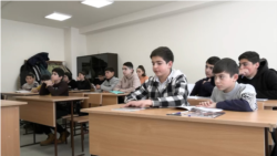 Sute de copii armeni au fost separați de părinți din cauza blocadei azere 