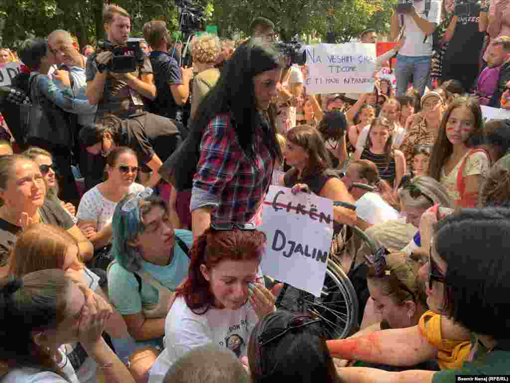 Protestuesit qëndruan para ndërtesës së Qeverisë së Kosovës.