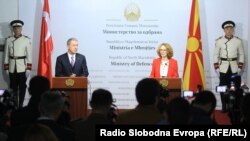 Министрите за одбрана на РСМ и Турција, Радмила Шеќеринска и Хулуси Акар