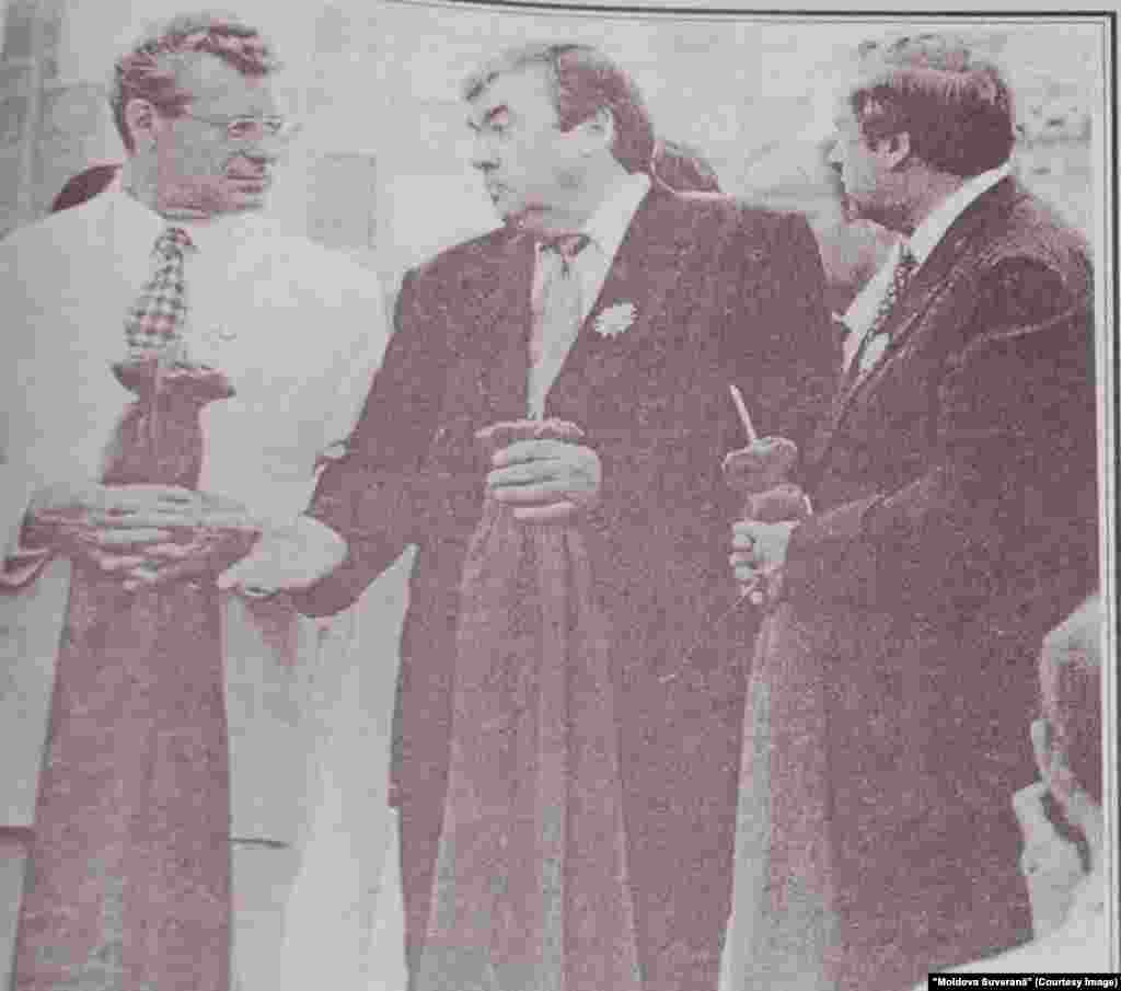 "Moldova Suverană", 7 decembrie 1996, de la stânga la dreapta: Petru Lucinschi, Mircea Snegur şi Andrei Sangheli, toţi trei candidaţi la prezidenţiale