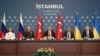 Ministrul turc de Externe Hakan Fidan (centru) găzduiește o reuniune a negociatorilor ruși și ucraineni. 2 iunie 2025. 