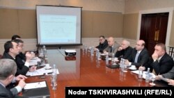 ეკონომიკის ექსპერტების შეხვედრა ეროვნული ბანკის პრეზიდენტთან