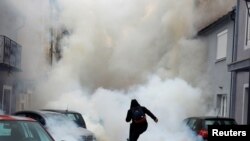 илустрација, демонстрации против устоличувањето на митрополитот Јоаникије во Цетиње