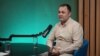 Cineastul Dragoș Turea, invitat al podcastului „Cultura la frontieră”, în studioul Europei Libere.