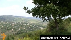 Տավուշի մարզի սահմանամերձ Չինարի գյուղի համայնապատկեր