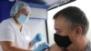 Владите ширум светот се очајни за вакцина која ќе помогне да се стави крај на пандемијата, што предизвика повеќе од 900.000 смртни случаи и глобални економски превирања.
