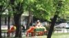 Работниците може да здивнат, но не и коментарите за политичарите