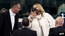 Diana Șoșoacă az Európai Parlament strasbourgi plenáris ülésén