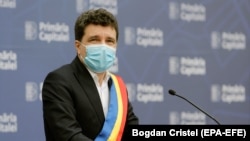 ROMANIA -- Bucharest's new city mayor Nicusor Dan delivers a speech during a swearing-in ceremony in Bucharest, October 29, 2020