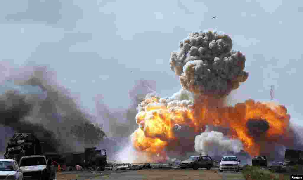 Libija - Benghazi, 20. mart 2011. Foto: Reuters / Goran Tomašević 