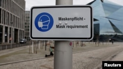 Znak za obavezno nošenje zaštitne maske u Berlinu