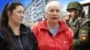 Olena și Svitlana Kolisnicenko au aflat că în apartamentul lor din Crimeea locuiește un fost militar ucrainean, care a trecut de partea rușilor.