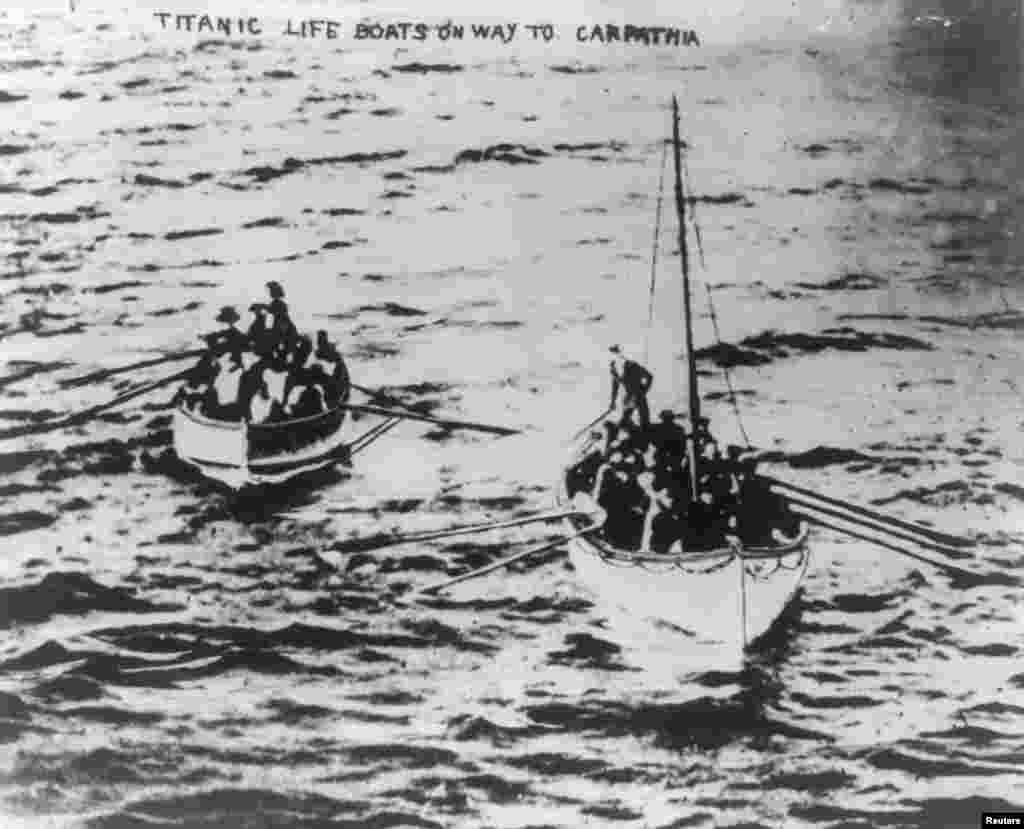 Čamci za spa&scaron;avanje sa preživjelima na putu ka brodu &quot;&quot;Carpathia&quot; 15. aprila 1912.