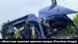 Pasojat e sulmit ndaj një minibusi në rajonin e Sumit më 17 maj.