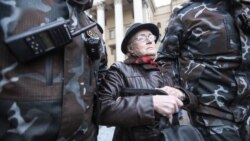 "Nem félek": a belarusz tüntetők ikonikus dédnagymamája