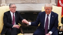 Csütörtökön az európai vezetők közül Keir Starmer brit miniszterelnök próbált meg eddig utolsóként Donald Trump lelkére beszélni